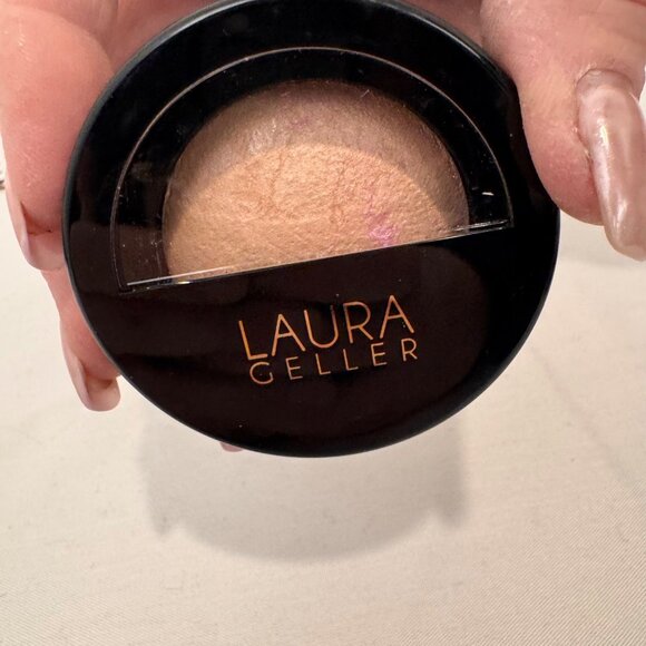 Laura Geller Baked Balance-N-Brighten Color Correcting Foundation Porcelain 9g - Picture 3 of 6